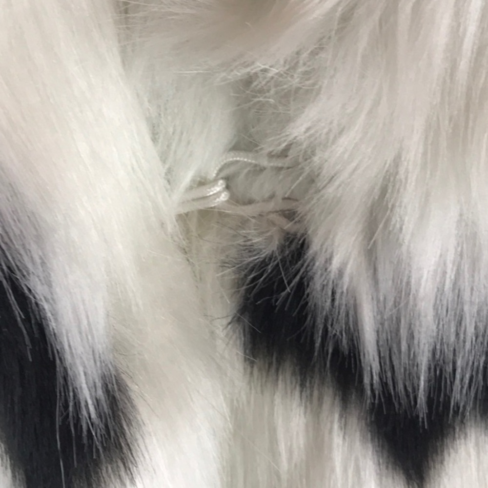 LUXE FAUX FUR COAT-VERY SOFT NO SHEDDING-STYLISH - Picture 6 of 8
